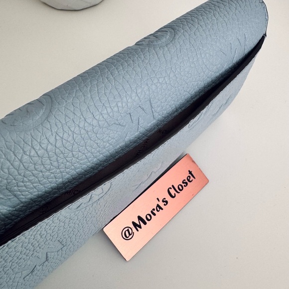 Michael Kors Wallet - Picture 6 of 6